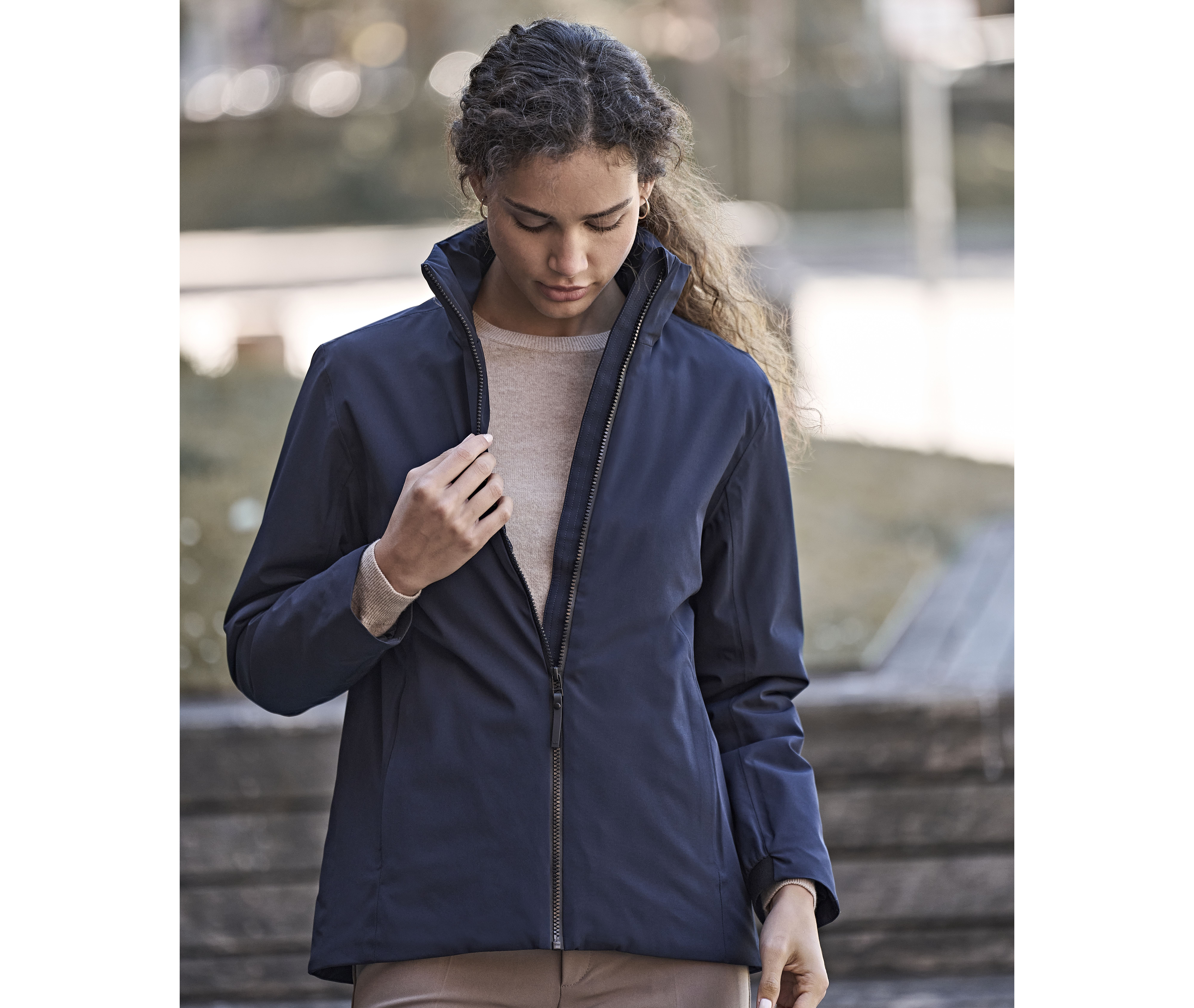 WOMEN'S ALL WEATHER JACKET