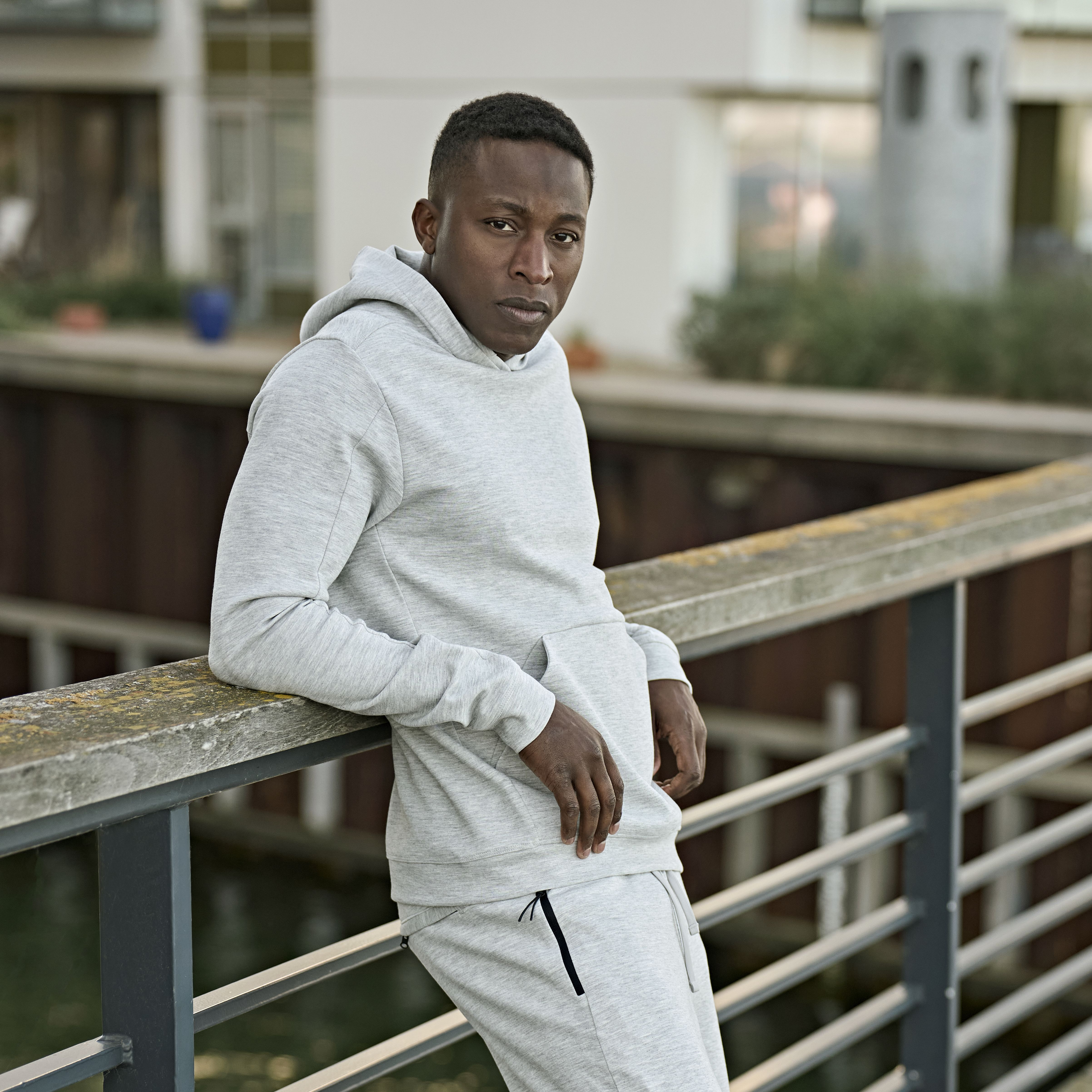 ATHLETIC HOODED SWEAT