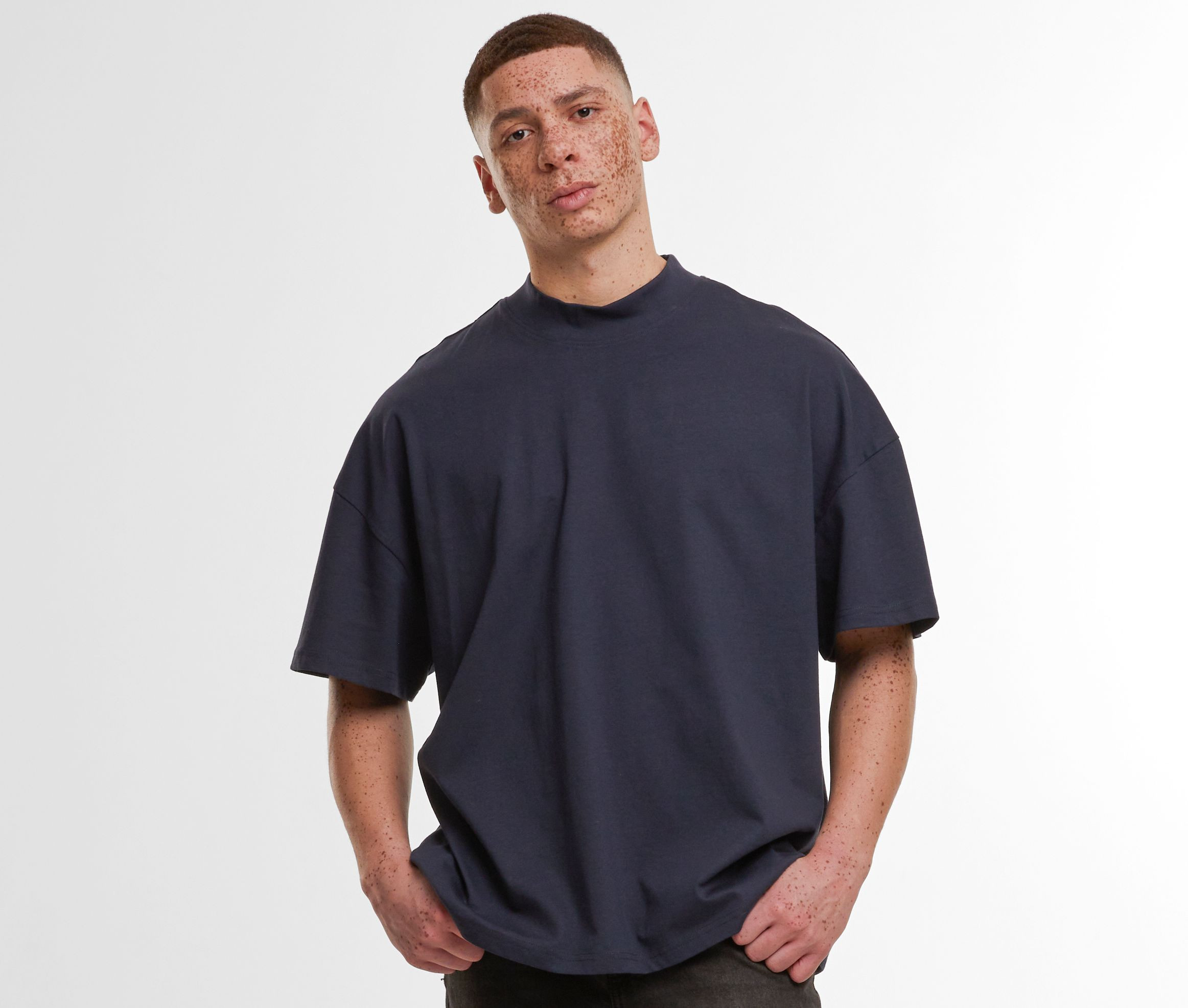 OVERSIZED MOCK NECK TEE