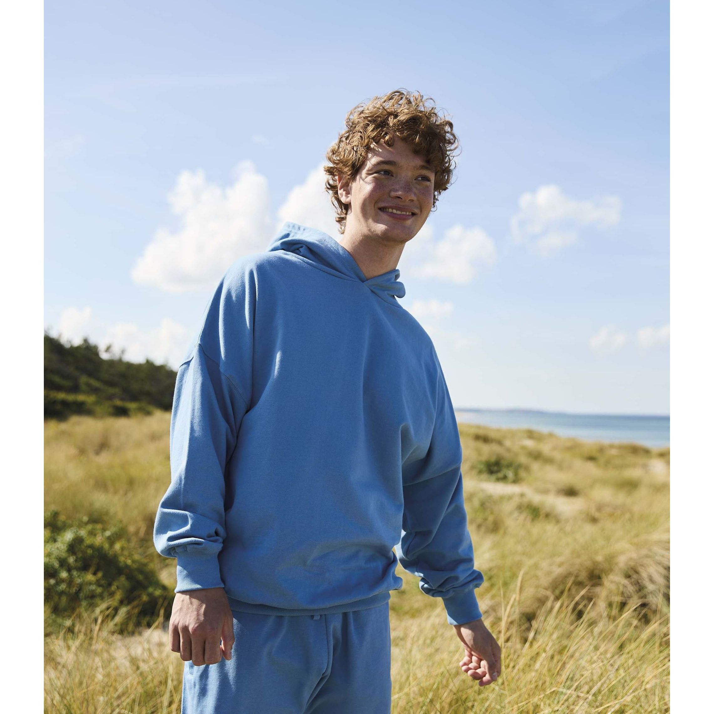 OVERSIZED HOODIE