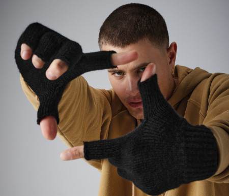 FINGERLESS GLOVES